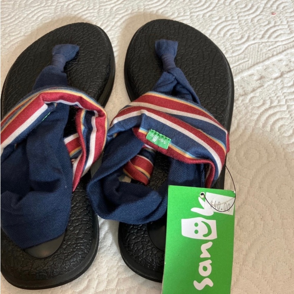 sanuk sandals woman size 6